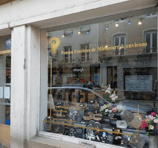 `photo de l'établissement de ${name}`