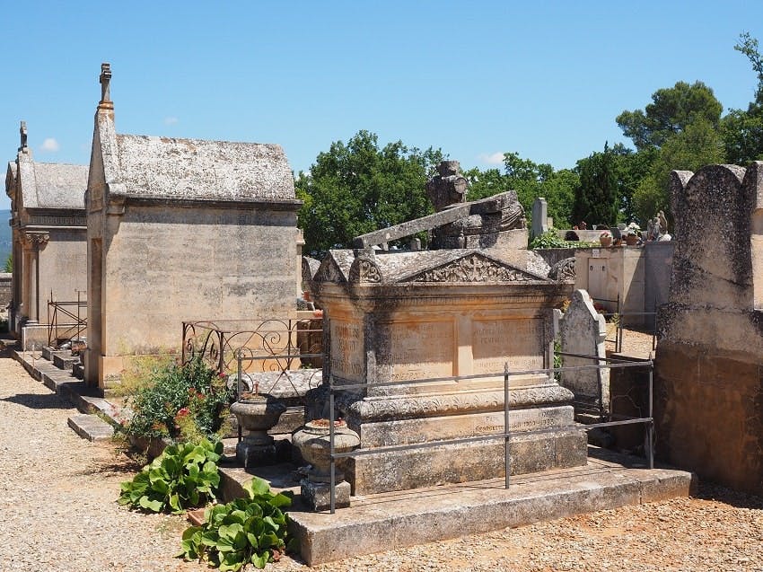 monuments funéraires cimetière