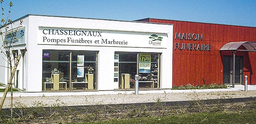 Photographie Pompes Funèbres et Marbrerie Chasseignaux et Fils de Beaune-la-Rolande
