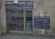 Devanture de Pompes Funèbres Cléa