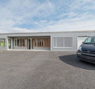 `photo de l'établissement de ${name}`