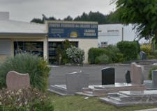 Devanture de Pompes Funèbres des Grands Lacs