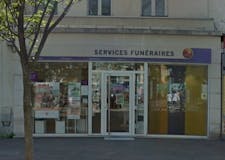 Devanture de Pompes Funèbres Générales