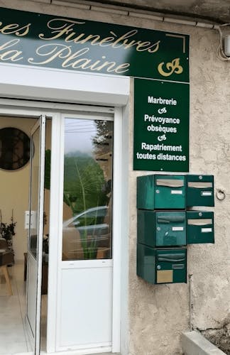 Photographie de la Pompes Funèbres de la Plaine de Valderoure