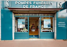 Devanture de Pompes Funèbres de France