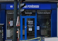 Devanture de Asnieres Pompes Funèbres - De l'autre côté du miroir