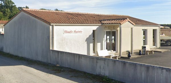 Photographie de la Pompes Funèbres Angériennes de Villeneuve-la-Comtesse
