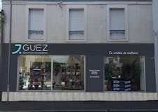 Devanture de Pompes Funèbres Guez