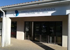 Devanture de Pompes Funèbres Publiques