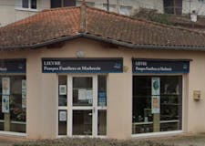Devanture de Pompes Funèbres et Marbrerie Lièvre