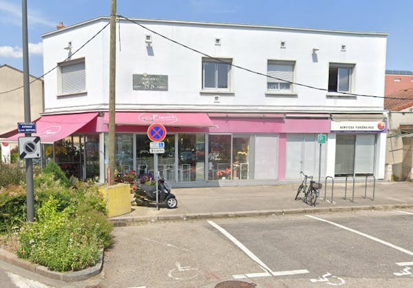 Photographie de la Pompes Funèbres Générales - Quincieu Fleurs de Caluire-et-Cuire