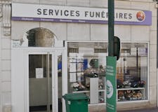 Devanture de Pompes Funèbres Générales