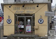 Devanture de Pompes Funèbres LOIRE FUNÉRAIRE