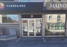 Devanture de Pompes Funèbres Générales