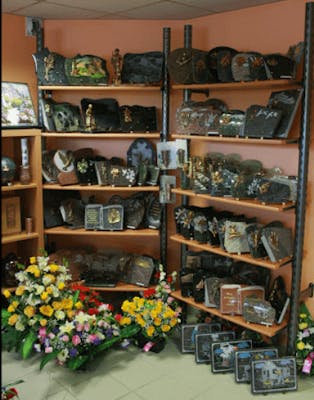 Photographie de la Pompes Funèbres Sylvain Boitard 
de la ville de Plœuc-L'Hermitage