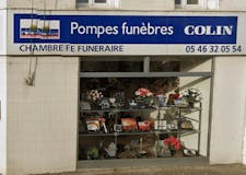 Devanture de Pompes Funèbres Colin