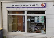 Devanture de Pompes Funèbres Générales