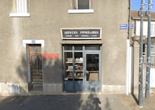 Devanture de Maison Dago
