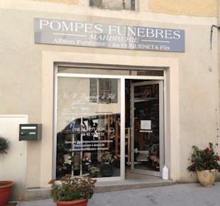 `photo de l'établissement de ${name}`