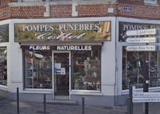 Devanture de Pompes Funèbres Collet