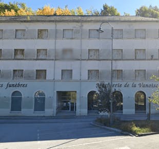 `photo de l'établissement de ${name}`