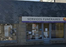 Devanture de Pompes Funèbres Générales
