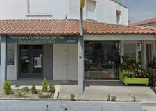 Devanture de Pompes Funèbres de l'île