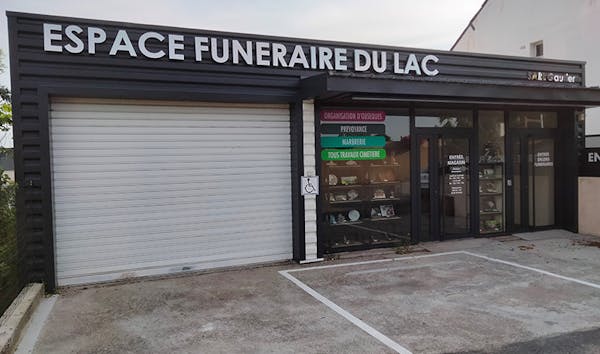 Photographie de l'Espace Funéraire du Lac de la ville de Savenay