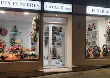 Devanture de Pompes Funèbres LAVAUD