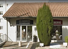 Devanture de Pompes Funèbres Roblot