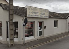 Devanture de Pompes Funèbres Marbrerie Martine Palet