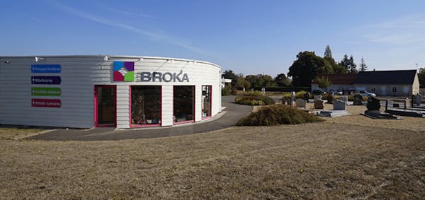 Photographie Pompes Funèbres et Marbrerie Broka de Bonneval