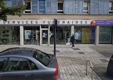 Devanture de Pompes Funèbres Générales