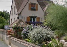 Devanture de Pompes Funèbres et Marbrerie Maini