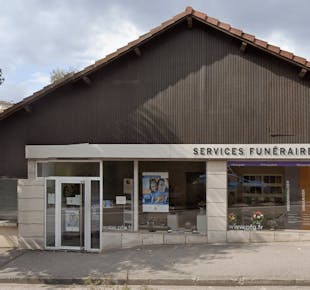 `photo de l'établissement de ${name}`