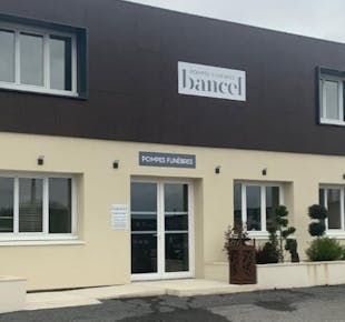 `photo de l'établissement de ${name}`