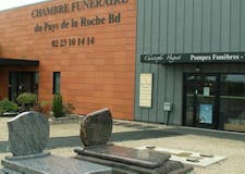 Devanture de Pompes Funèbres Huguet