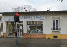 Devanture de Pompes Funèbres et Marbrerie Girard