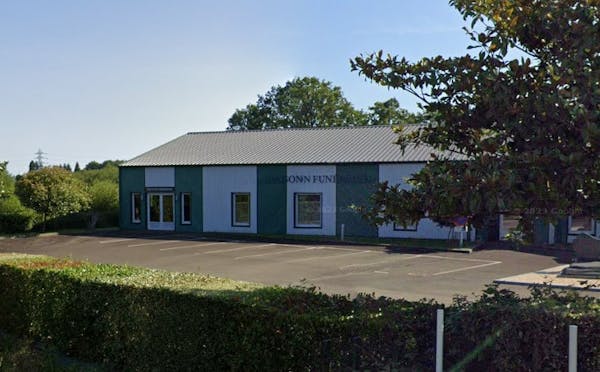 Photographie funérarium de Pompes Funèbres et Marbrerie Mélanger - PFG de Domfront-en-Poiraie