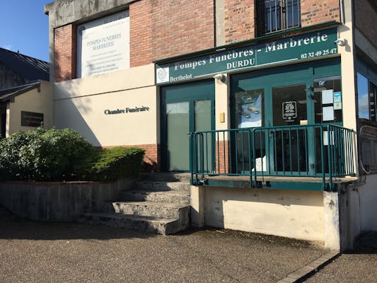 Photographie de la Pompes Funèbres Durdu de Charleval