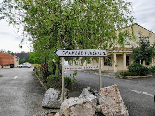Photographie de la Pompes funèbres Saint-Pierre de Soual