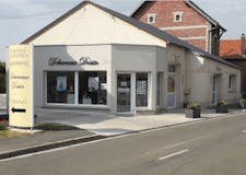 Devanture de Pompes Funèbres Debureaux Dossin