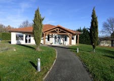 Devanture de Pompes Funèbres et Marbrerie Colombat - Dignité Funéraire