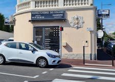 Devanture de Pompes Funèbres des Collines