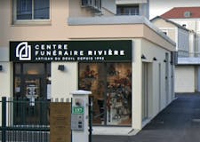 Devanture de Centre funéraire Rivière