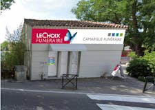 Devanture de Pompes funèbres Camargue Funéraire - Le Choix Funéraire