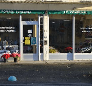 `photo de l'établissement de ${name}`