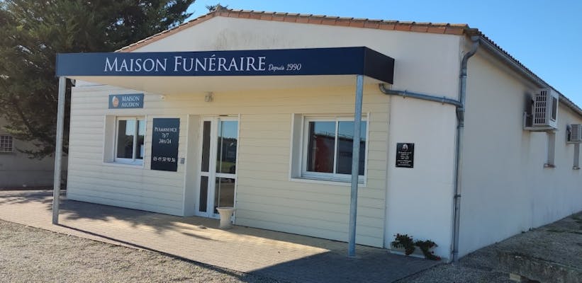 Photographie Pompes Funèbres Maison Augeron de Saint-Jean-de-Sauves