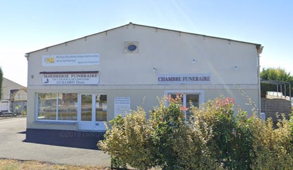 Photographie de la Pompes Funèbres Intercommunales de la Saintonge de Saint-Savinien
