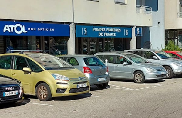 Photographie de Pompes Funèbres de France de Bron